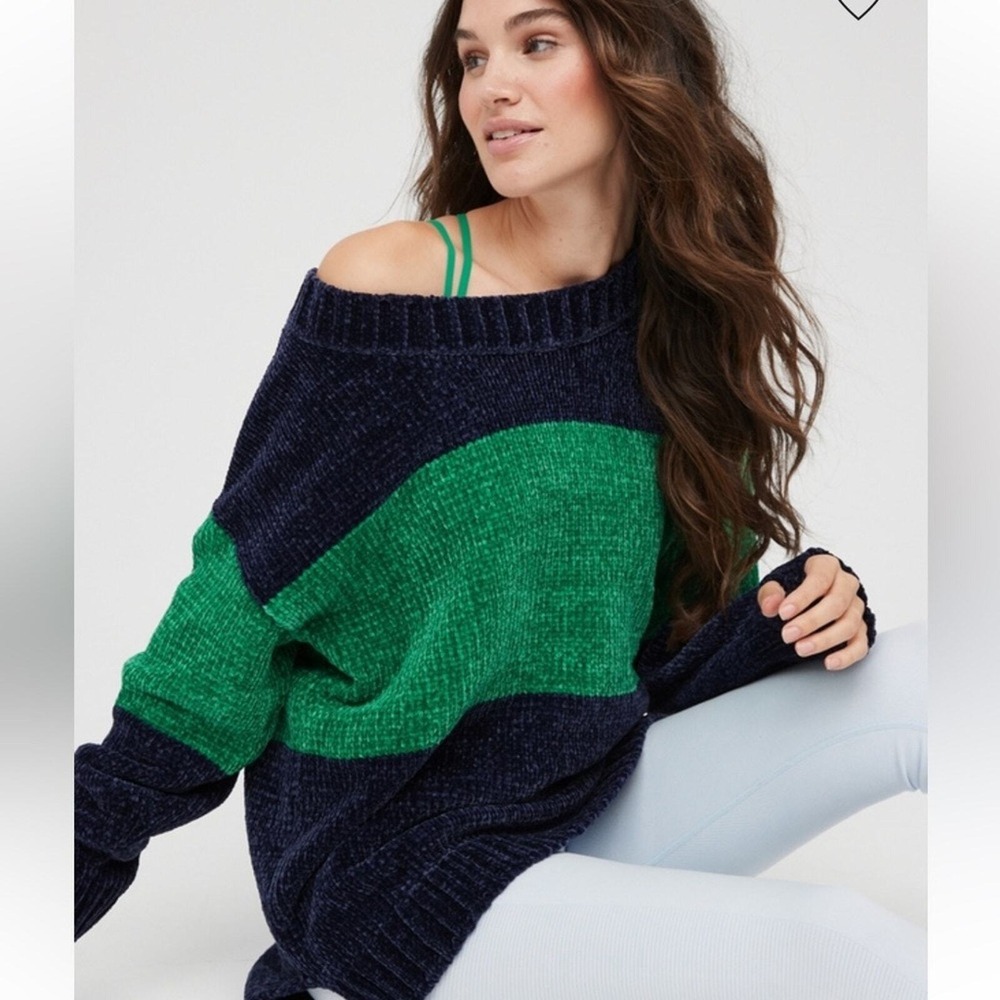 Offline by aerie Navy Blue & Green Long Sleeve Crewneck Chenille‎ Sweater Sz L